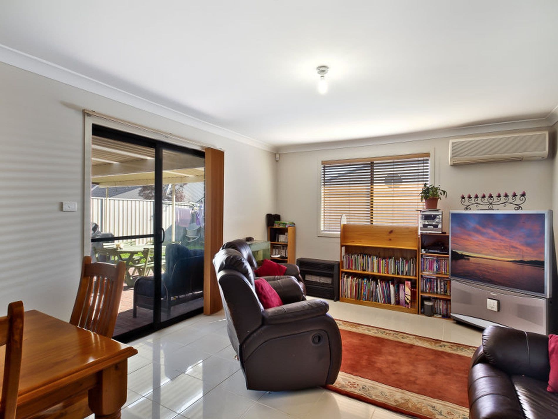 68 Streeton  Drive, Metford, Metford - Thumbnail 2