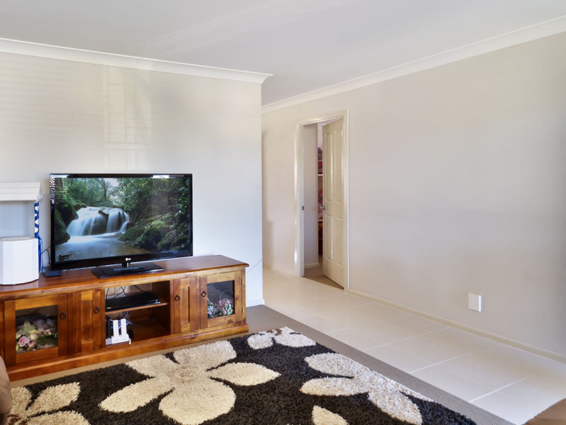 68 Streeton  Drive, Metford, Metford - Thumbnail 3