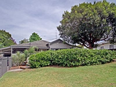 19 Margaret, Fennell Bay - Image 1