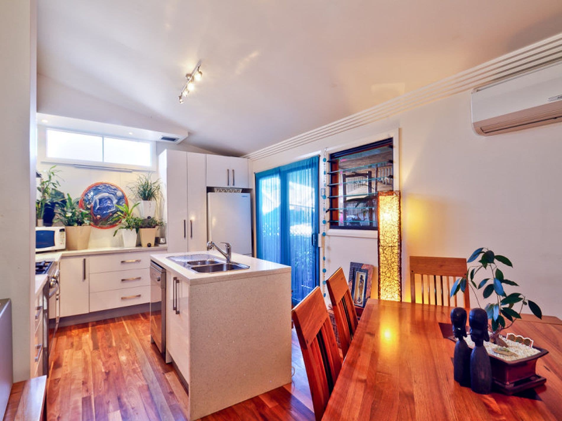 49 Donald Street, Hamilton, Hamilton - Thumbnail 2