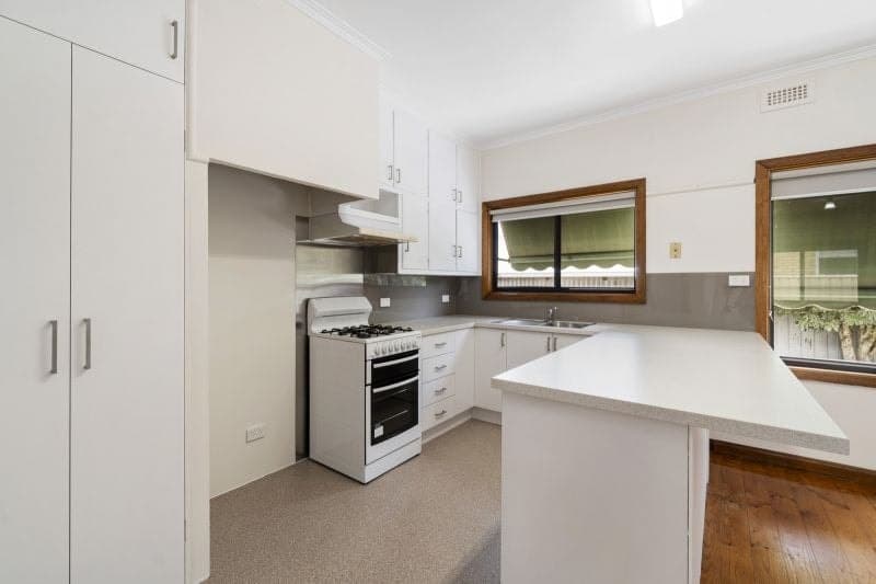 170 Hearn Street Colac VIC, Colac - Thumbnail 2