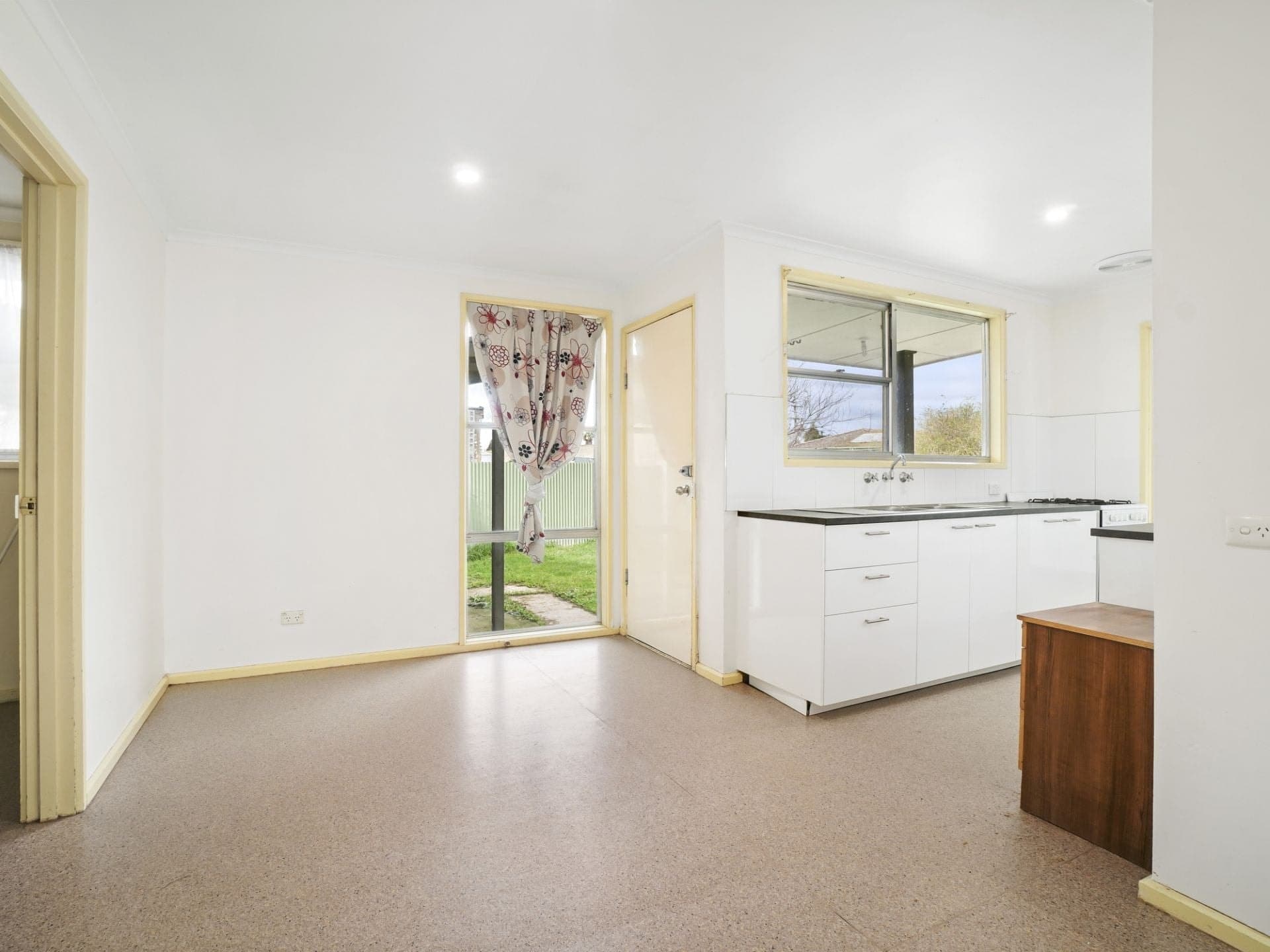 12 Bassett Court Colac VIC, Colac - Thumbnail 3