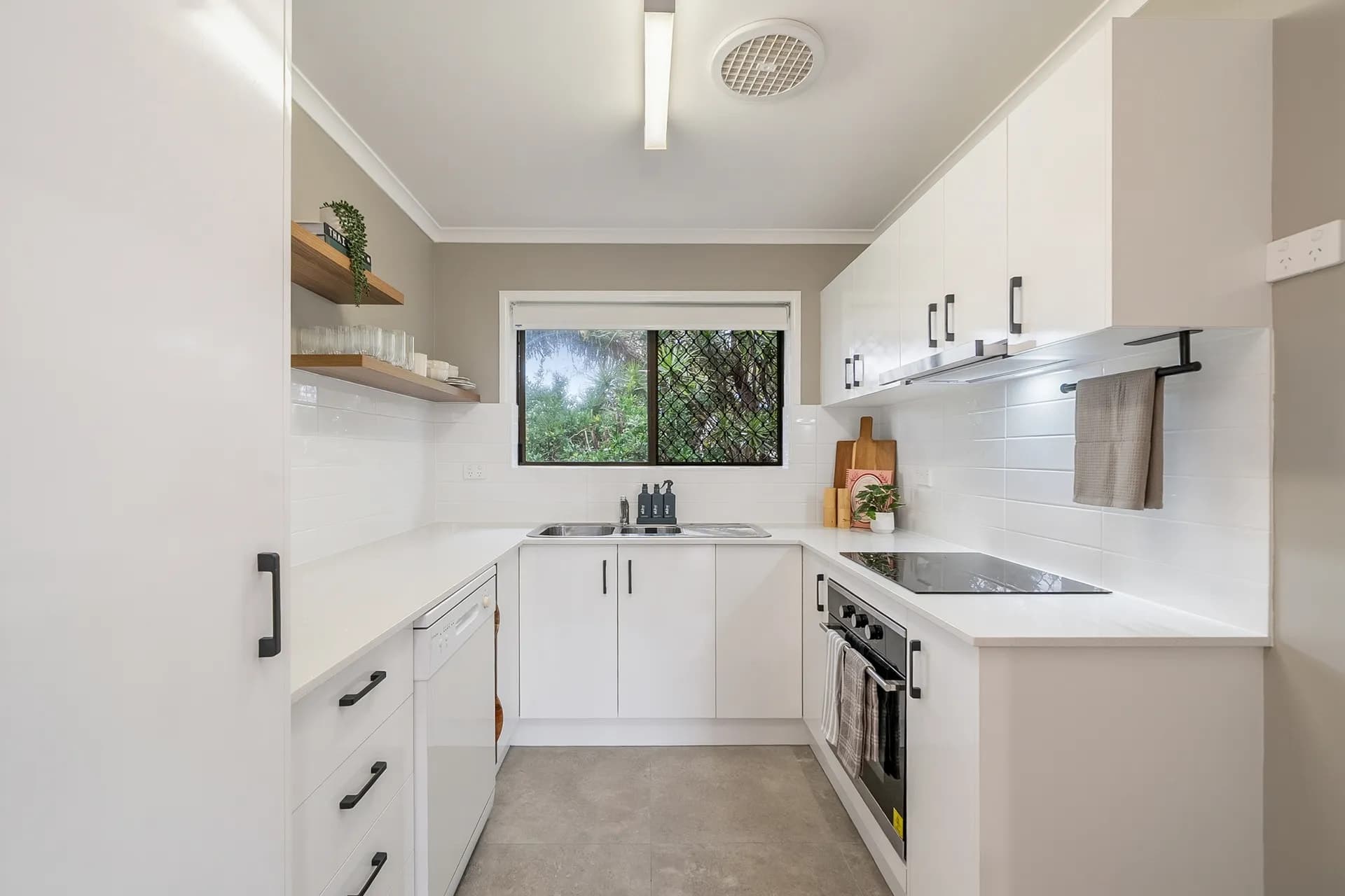6/137 Prince Edward Parade, Scarborough, QLD, Scarborough - Thumbnail 4