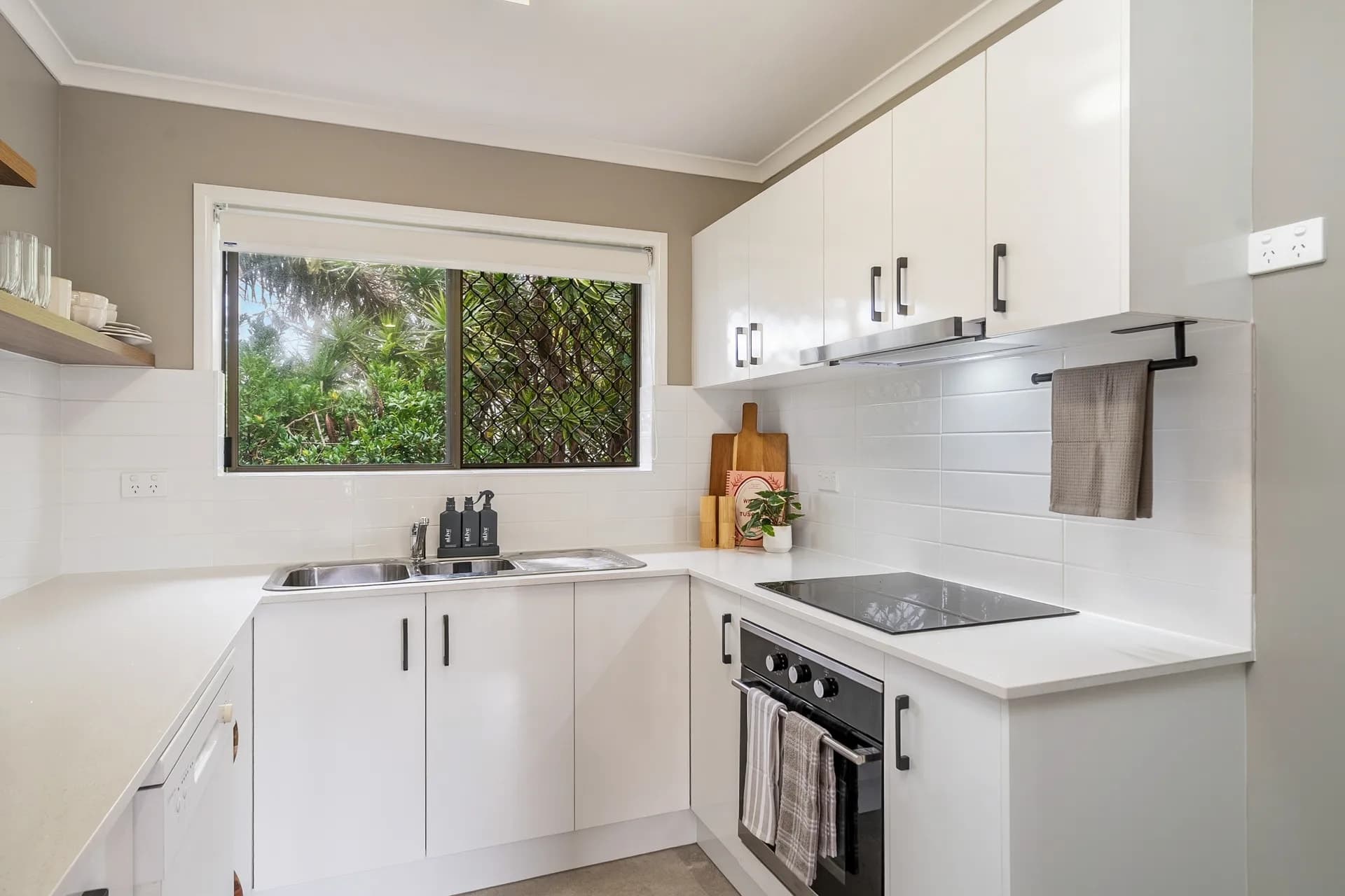 6/137 Prince Edward Parade, Scarborough, QLD, Scarborough - Thumbnail 5