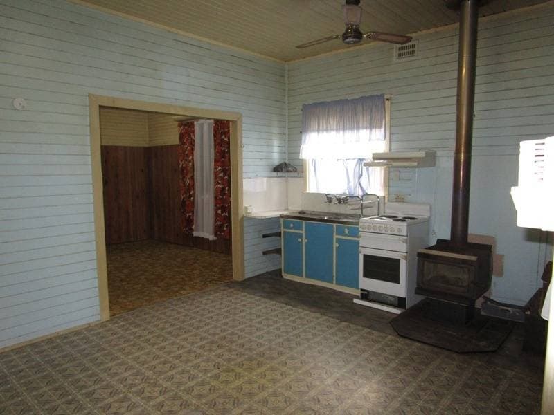 31 Roseberry St, Woodenbong - Thumbnail 2
