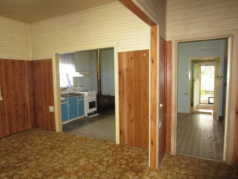 31 Roseberry St, Woodenbong - Thumbnail 4
