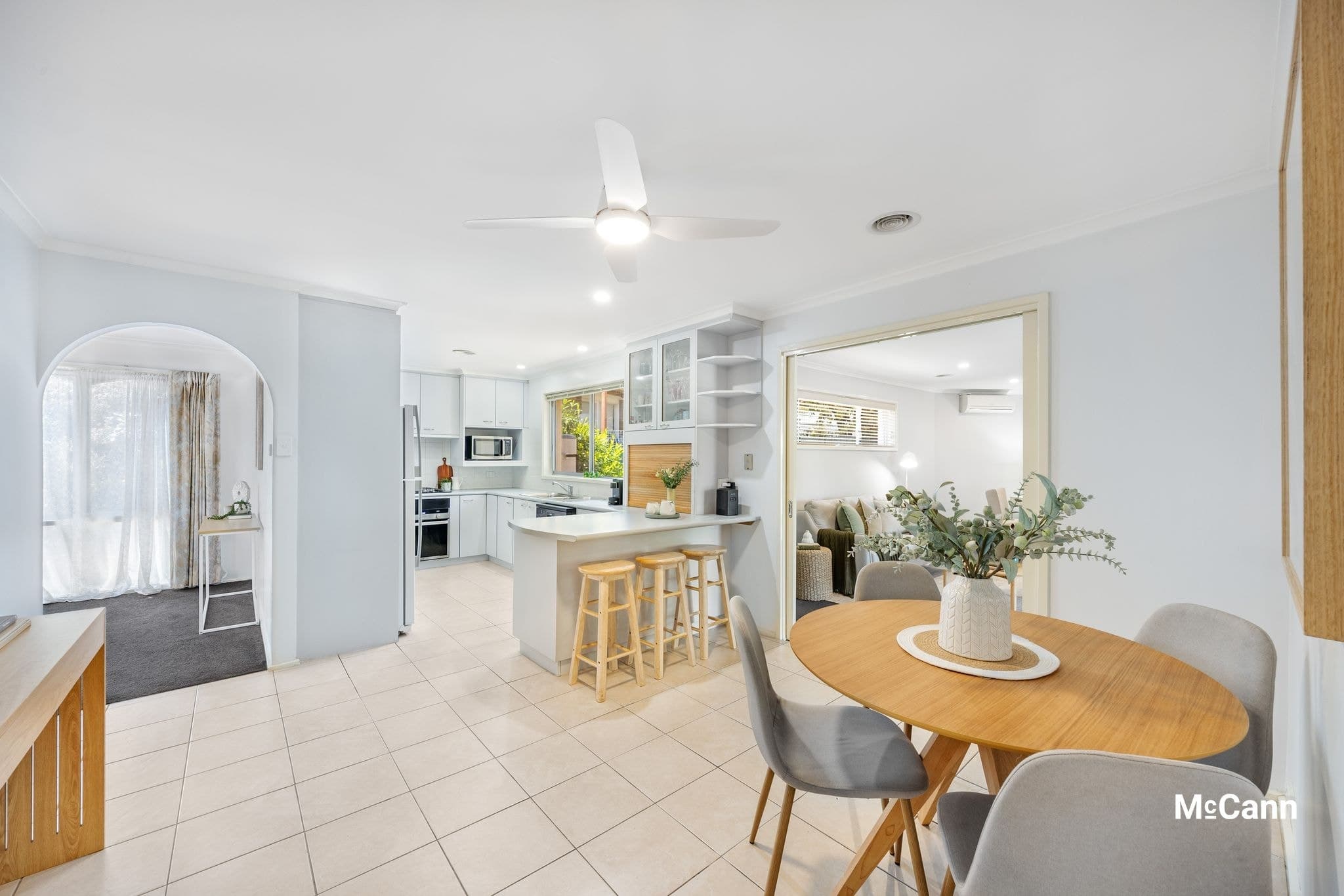 8 Humffray Street, Wanniassa ACT 2903, Wanniassa - Thumbnail 2