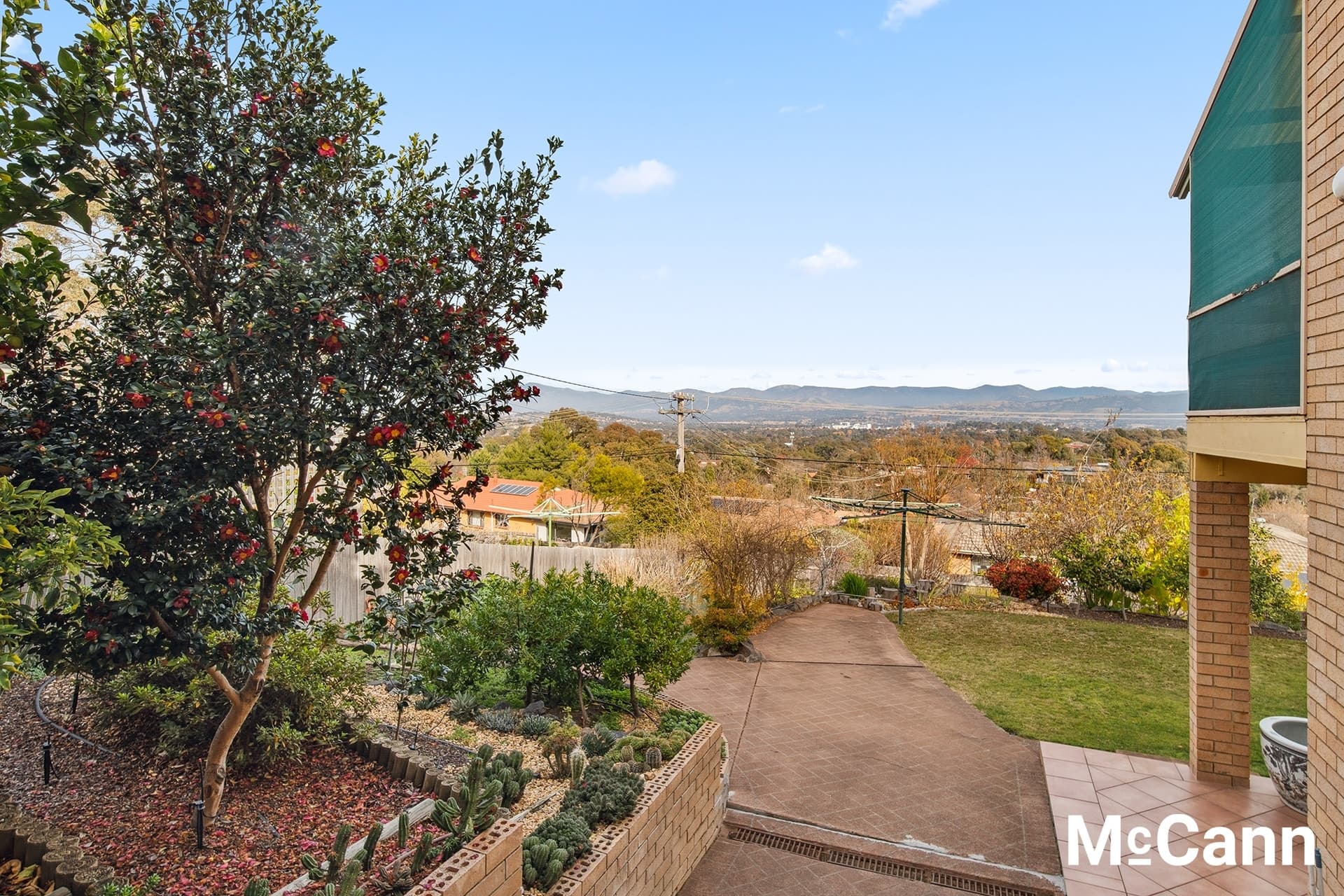 18 Harbison Crescent, Wanniassa ACT 2903, Wanniassa - Thumbnail 2
