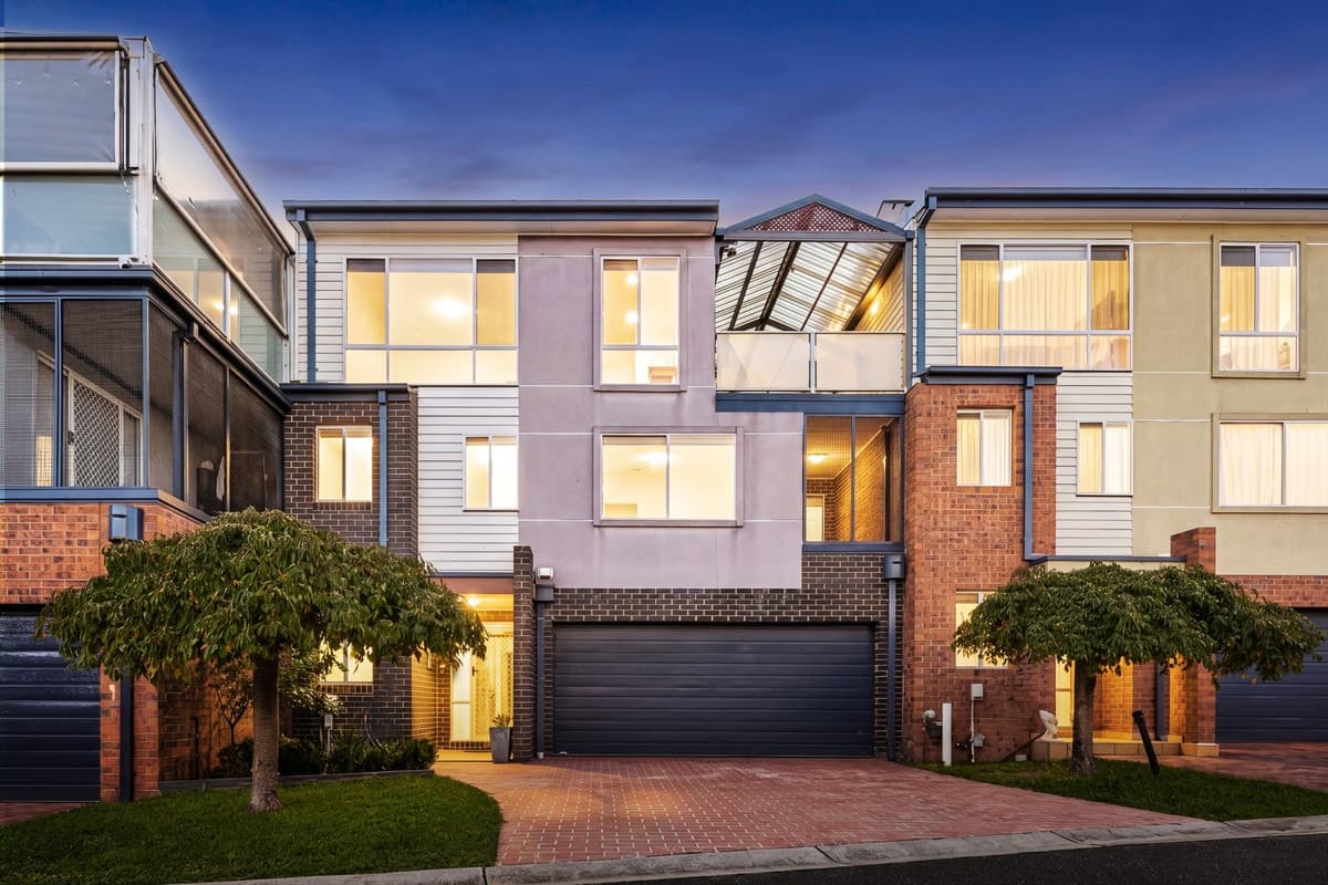 2 / 2 Lanark Way, GOWANBRAE VIC 3043, Gowanbrae - Image 1