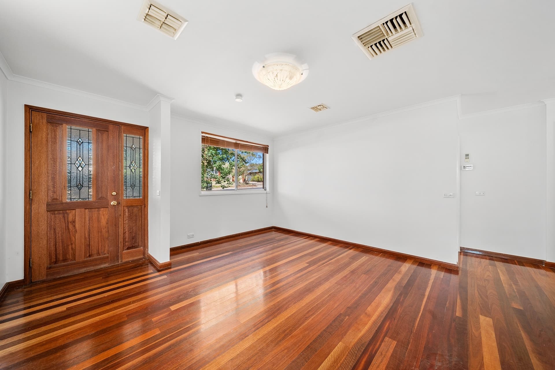 10 Morrissey Street, Wanniassa ACT 2903, Wanniassa - Thumbnail 3