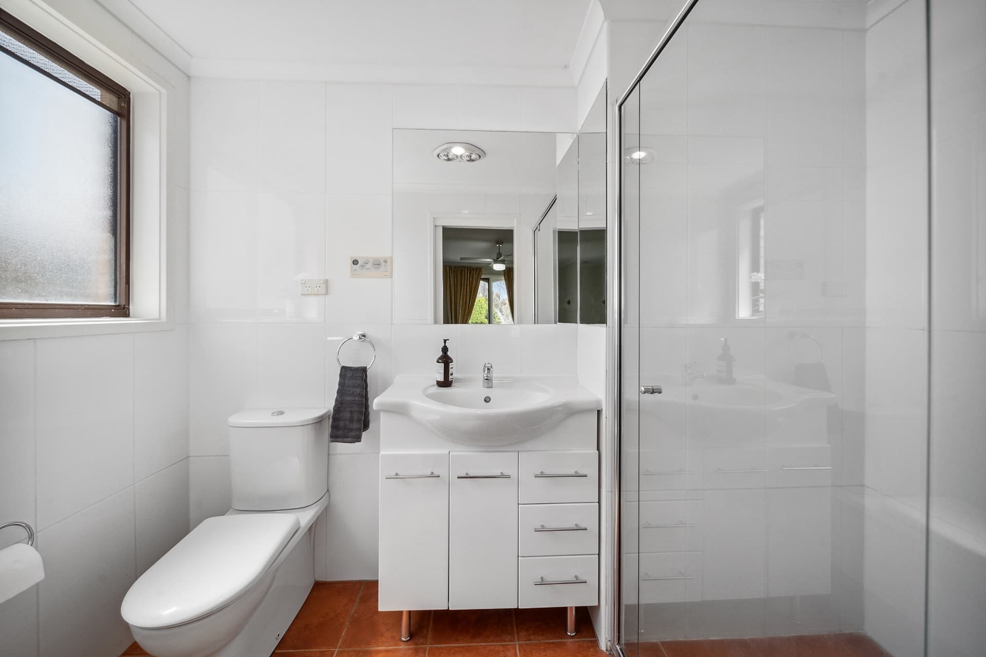 22 Severne Crescent, Kambah ACT 2902, Kambah - Thumbnail 2