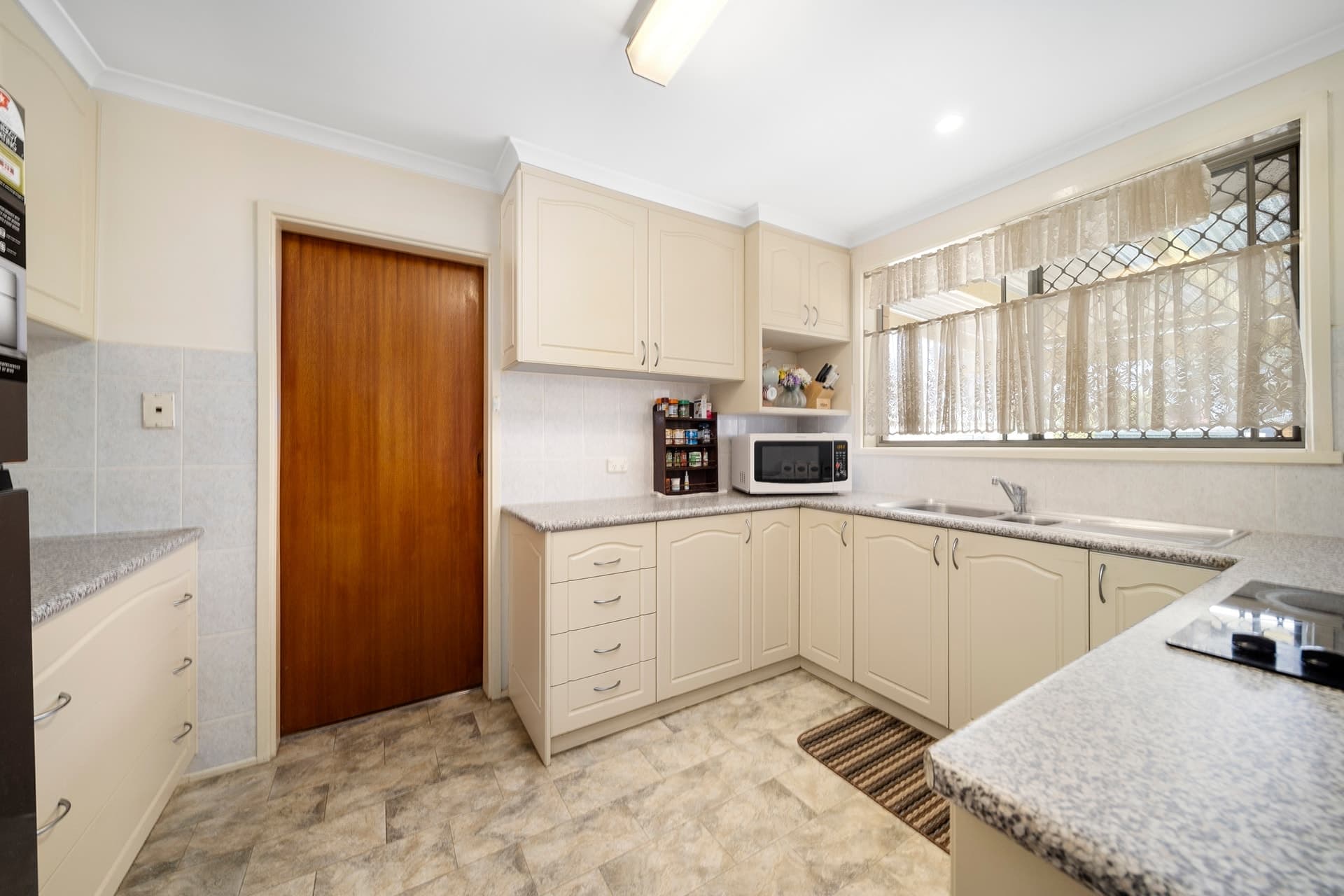 5 Hervey Place, Wanniassa ACT 2903, Wanniassa - Thumbnail 3
