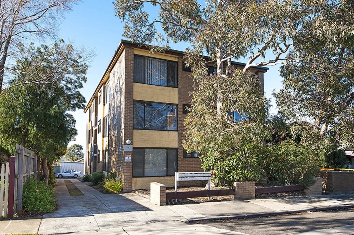 2 / 18 Shaftesbury Street, ESSENDON VIC 3040, Essendon - Image 1