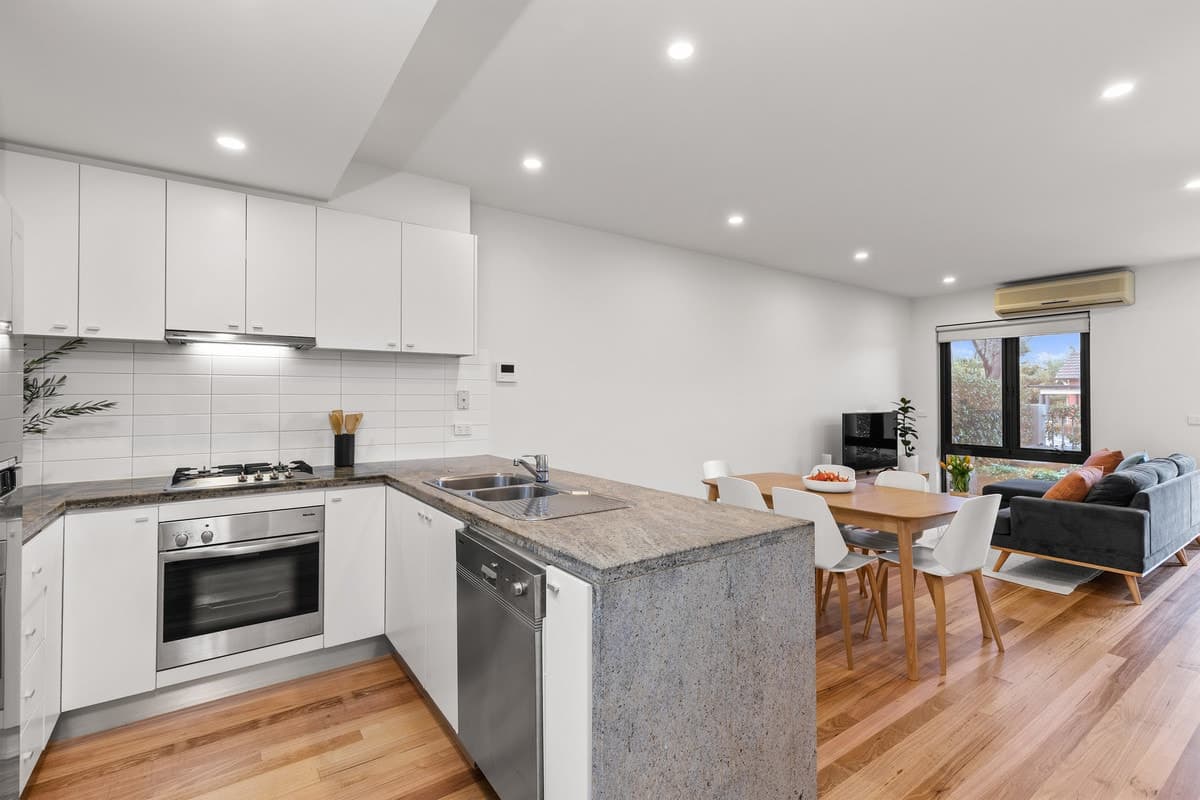 2 / 829 Mt Alexander Road, MOONEE PONDS VIC 3039, Moonee Ponds - Thumbnail 2