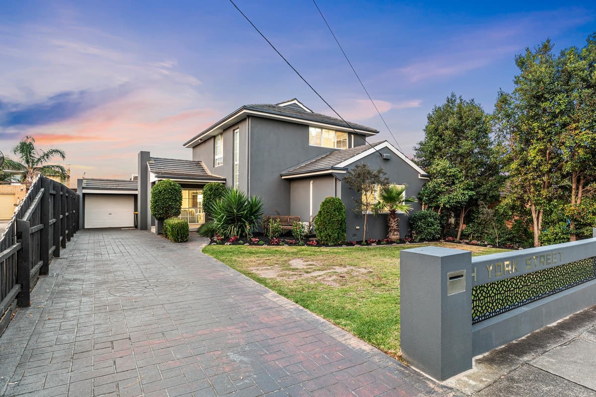 4 York Street, STRATHMORE VIC 3041, Strathmore - Thumbnail 2