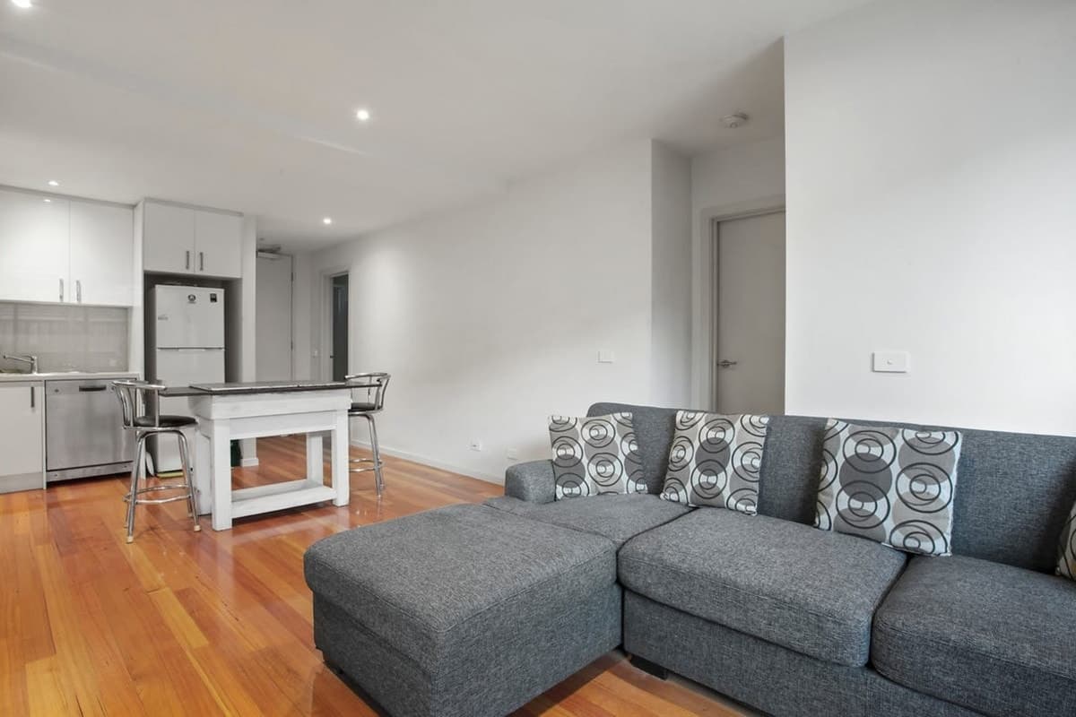 6 / 13 Winifred Street, ESSENDON VIC 3040, Essendon - Thumbnail 2