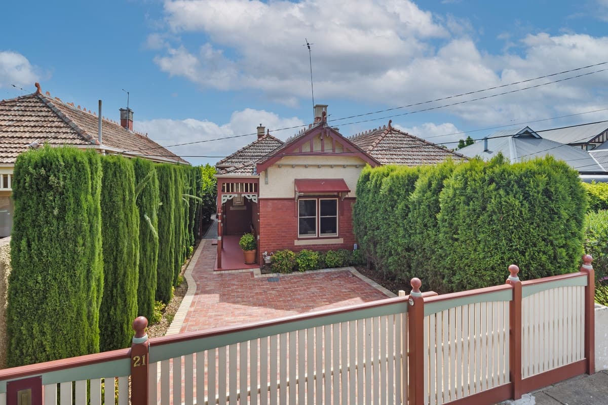 21 Flower Street, ESSENDON VIC 3040, Essendon - Image 1