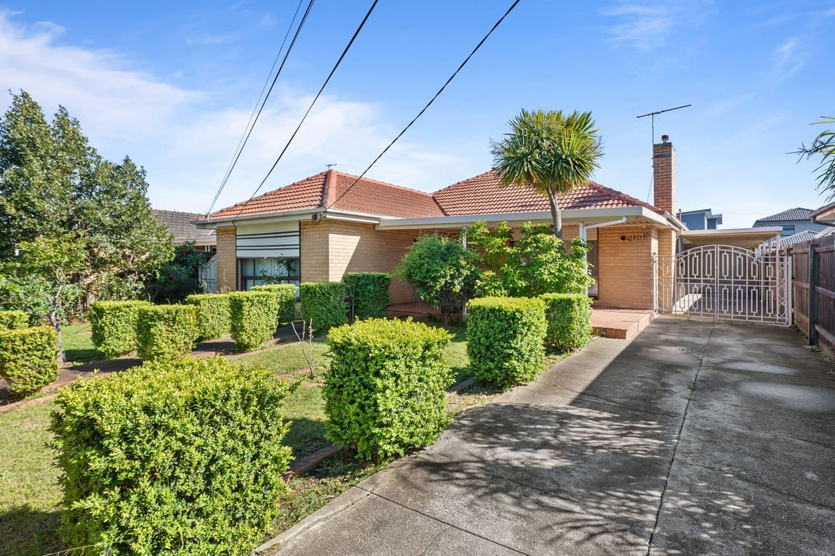 114 Halsey Road, AIRPORT WEST VIC 3042, Airport West - Thumbnail 2