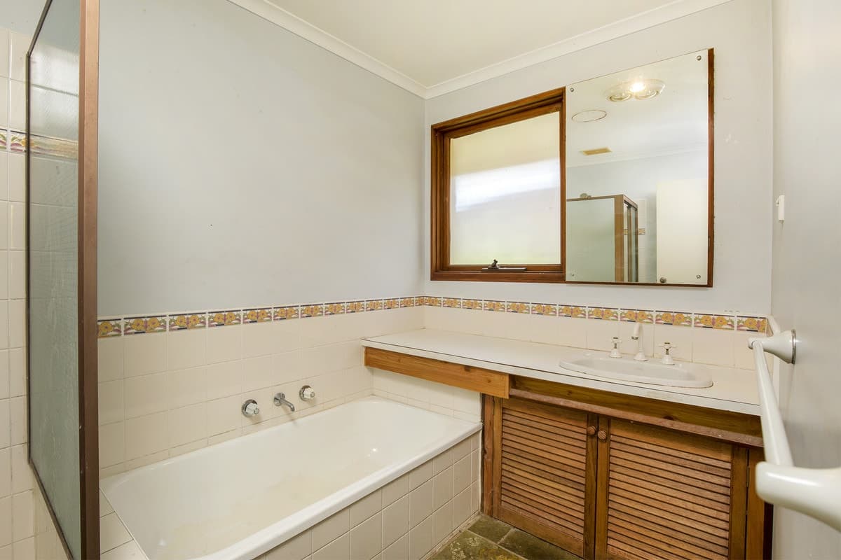 19 Abercairn Court, DEER PARK VIC 3023, Deer Park - Thumbnail 5