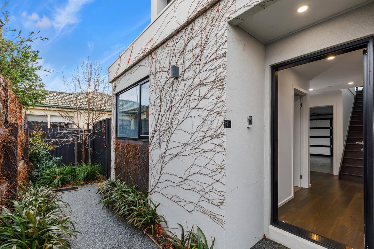 10 / 19 Matthews Avenue, AIRPORT WEST VIC 3042, Airport West - Image 1