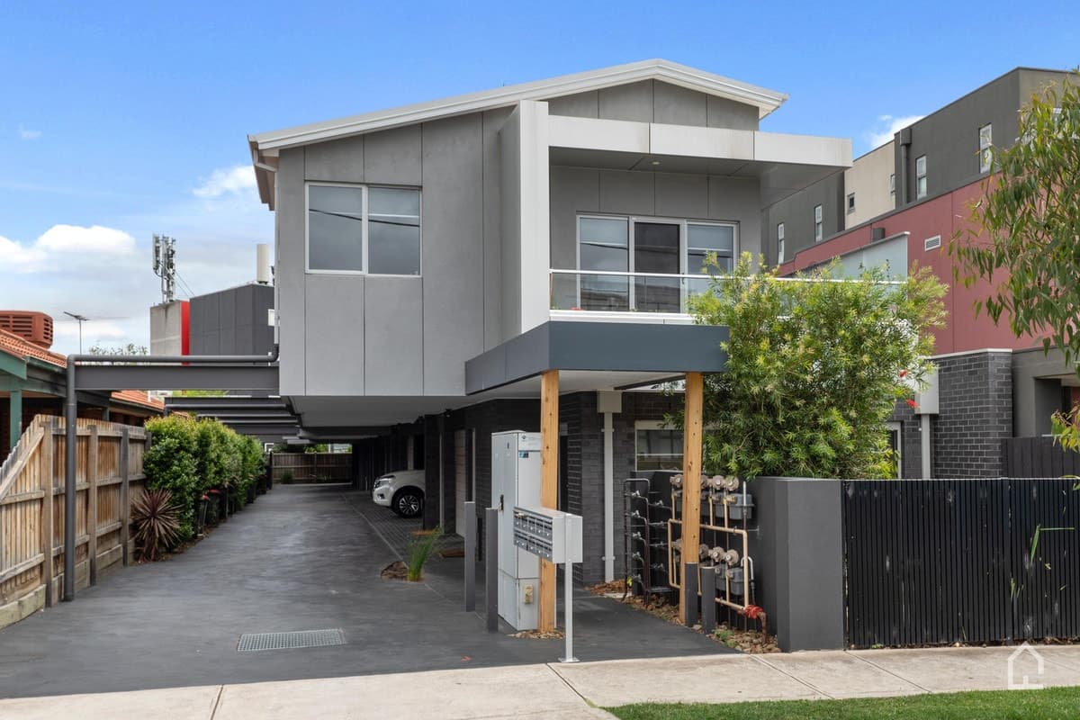 9 / 11 Winifred Street, ESSENDON VIC 3040, Essendon - Image 1