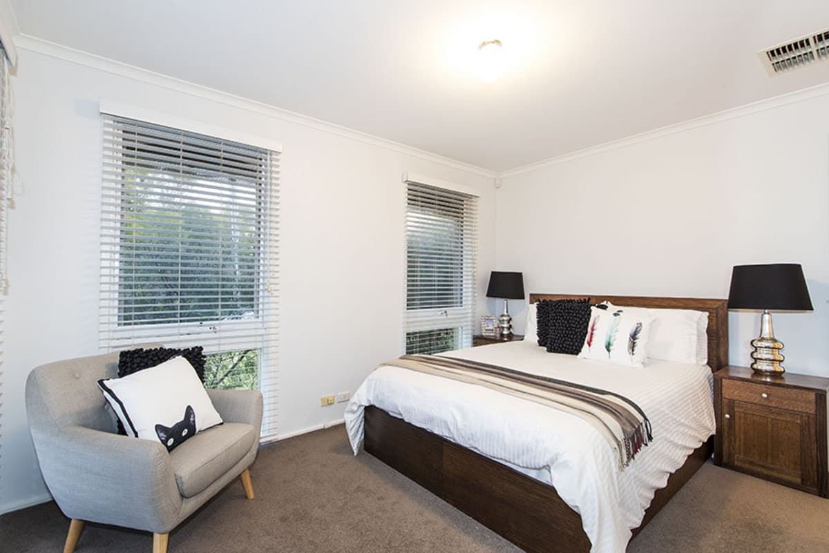 16 Glenscott Crescent, STRATHMORE HEIGHTS VIC 3041, Strathmore Heights - Thumbnail 5