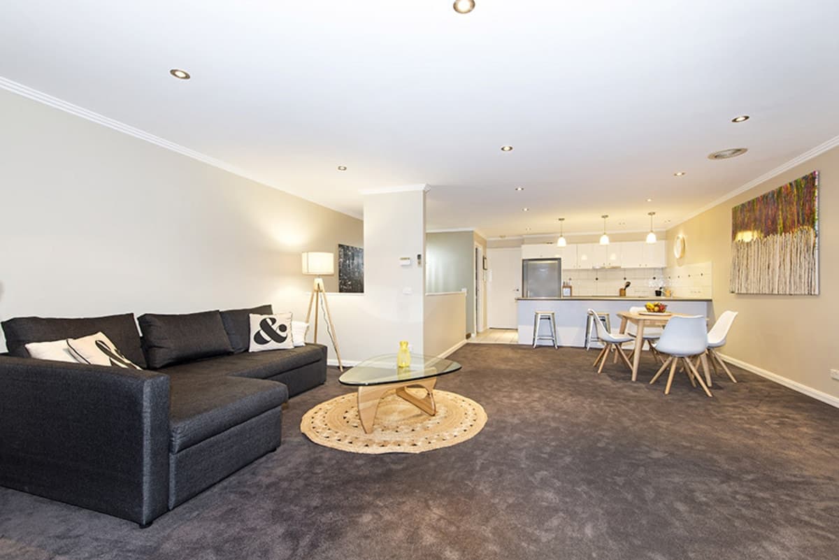 35 Hilda Street, ESSENDON VIC 3040, Essendon - Thumbnail 2