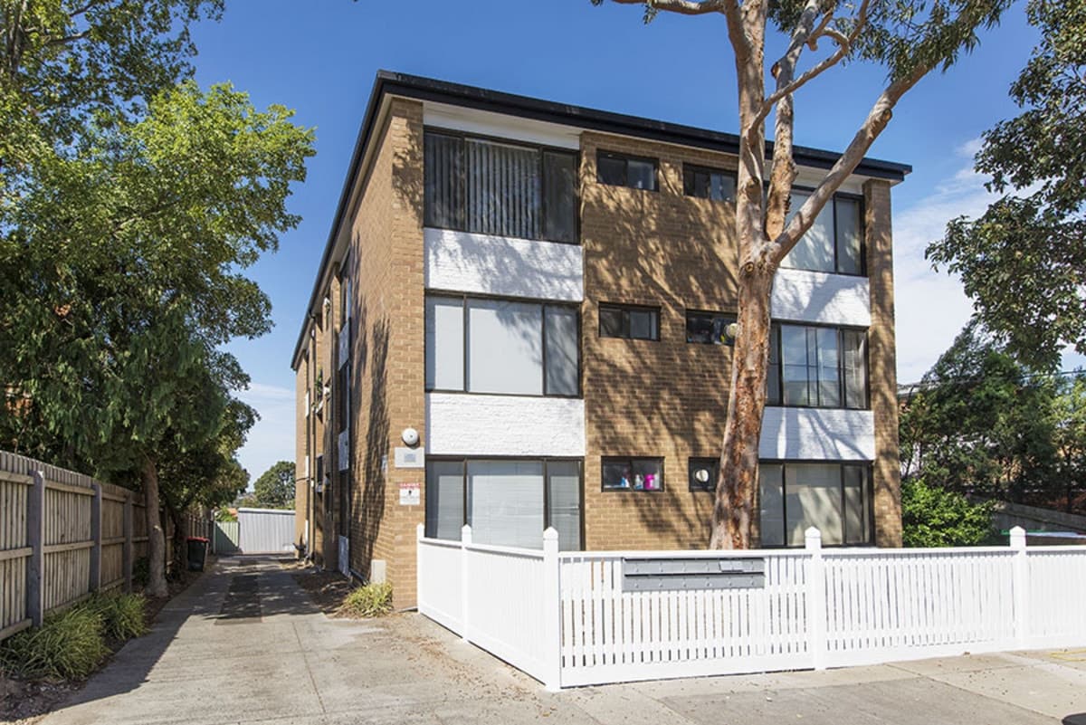 8 / 18 SHAFTESBURY Street, ESSENDON VIC 3040, Essendon - Thumbnail 2