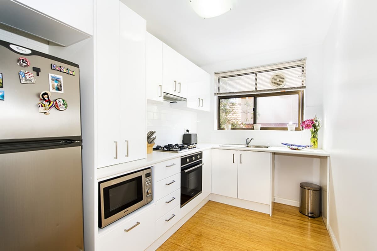 8 / 18 SHAFTESBURY Street, ESSENDON VIC 3040, Essendon - Thumbnail 3