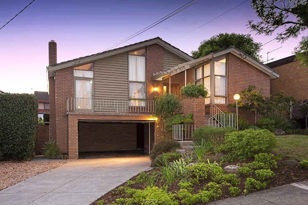 19 Glenscott Crescent, STRATHMORE HEIGHTS VIC 3041, Strathmore Heights - Image 1