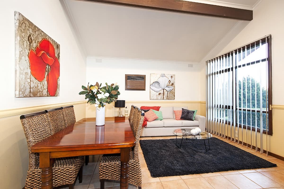19 Glenscott Crescent, STRATHMORE HEIGHTS VIC 3041, Strathmore Heights - Thumbnail 4