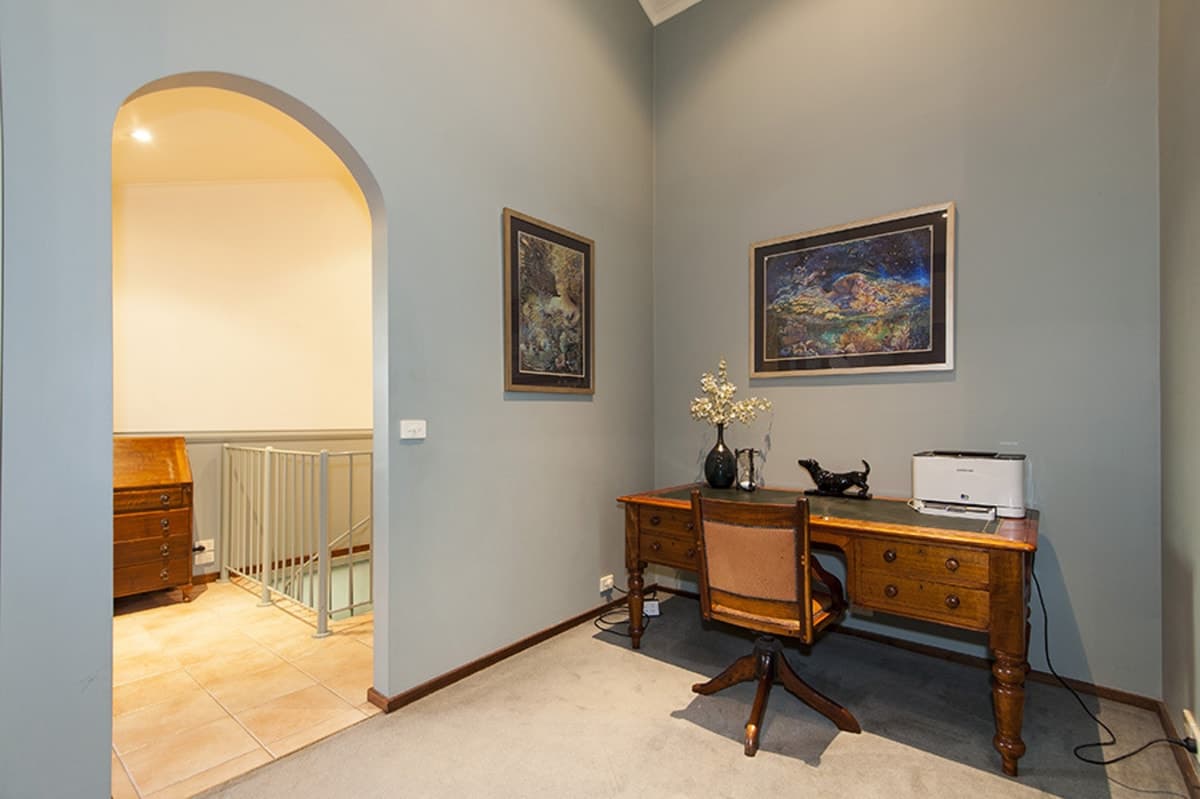 19 Glenscott Crescent, STRATHMORE HEIGHTS VIC 3041, Strathmore Heights - Thumbnail 5