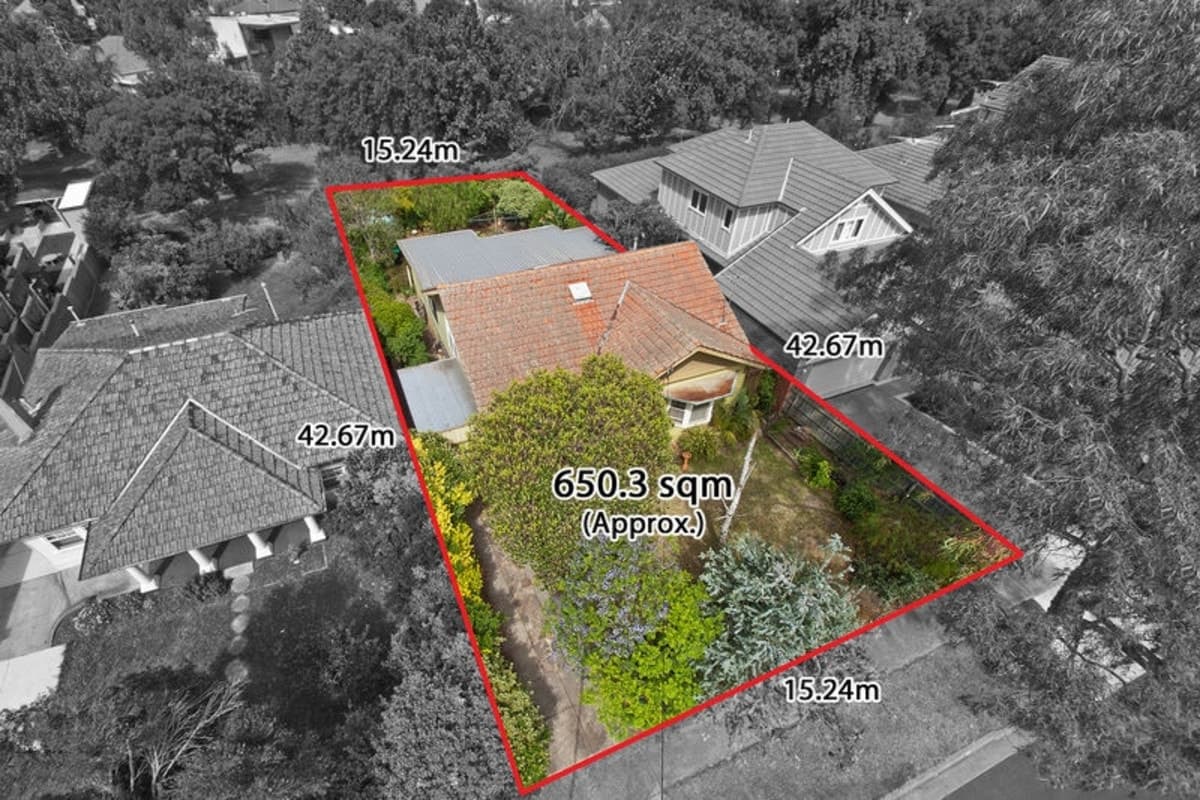 13 Balmanno Crescent, STRATHMORE VIC 3041, Strathmore - Thumbnail 2