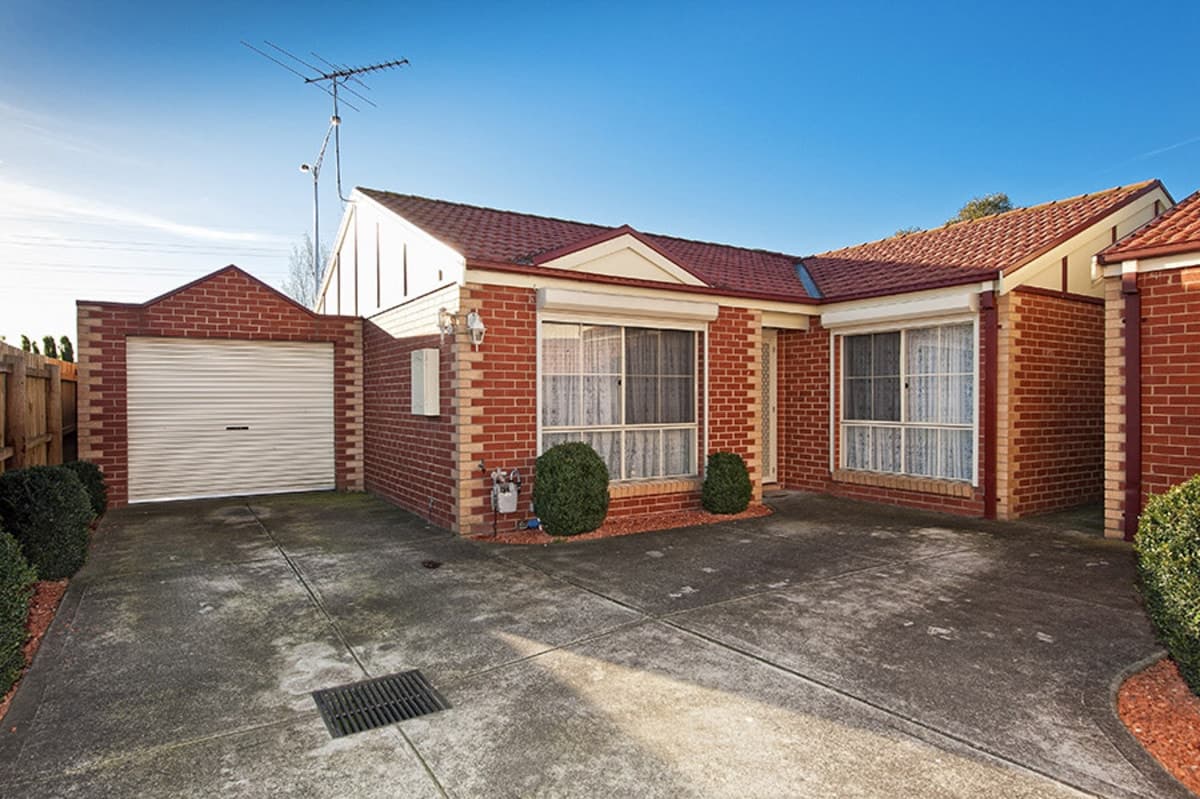 3 / 42 COLLIER Court, STRATHMORE HEIGHTS VIC 3041, Strathmore Heights - Image 1