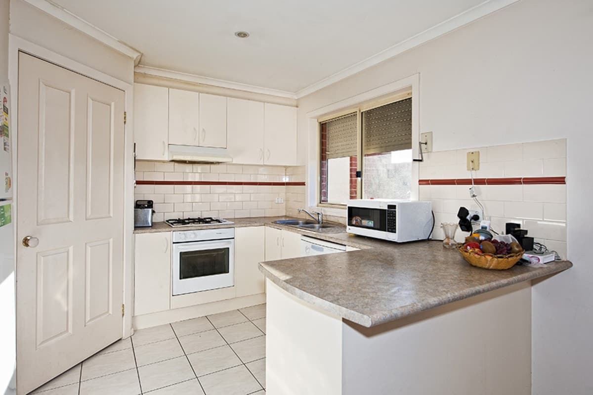 3 / 42 COLLIER Court, STRATHMORE HEIGHTS VIC 3041, Strathmore Heights - Thumbnail 3