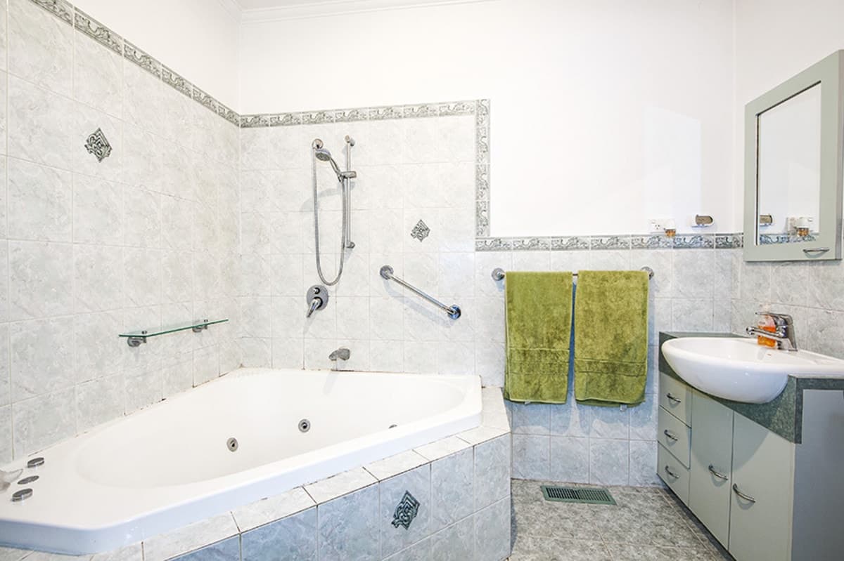 5 BRISBANE Street, STRATHMORE VIC 3041, Strathmore - Thumbnail 5