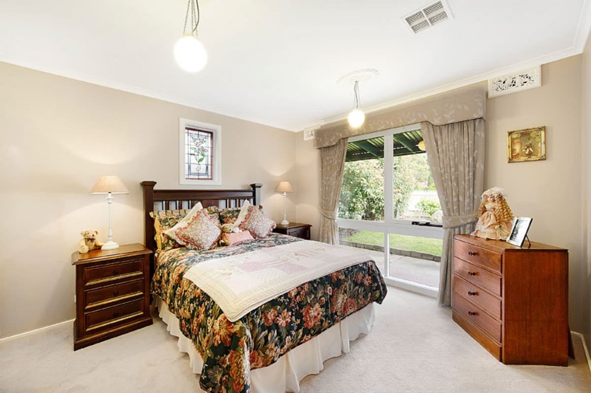 31 Lawson Street, SUNBURY VIC 3429, Sunbury - Thumbnail 3