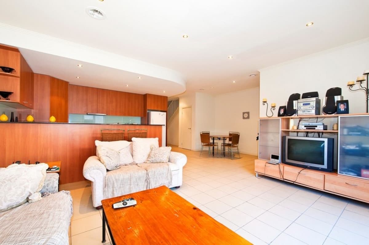 25 Eveline Avenue, MARIBYRNONG VIC 3032, Maribyrnong - Thumbnail 2