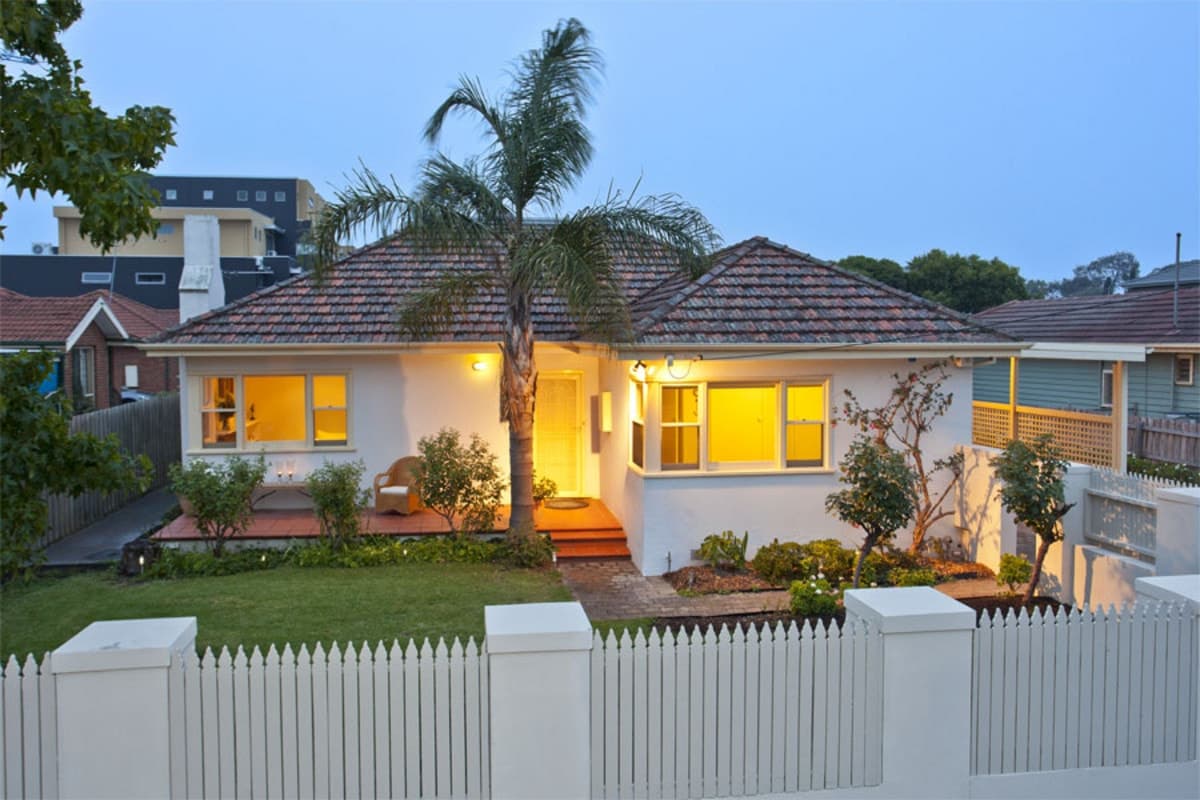 1 / 6 LAKE Avenue, PASCOE VALE VIC 3044, Pascoe Vale - Image 1