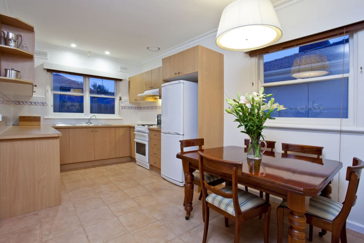 1 / 6 LAKE Avenue, PASCOE VALE VIC 3044, Pascoe Vale - Thumbnail 2