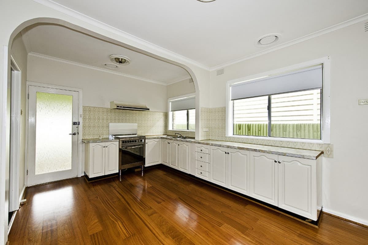 33 ROBINSON Street, MOONEE PONDS VIC 3039, Moonee Ponds - Thumbnail 2