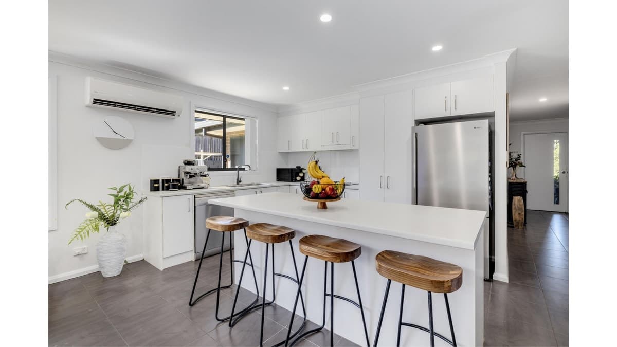 22 Mountain Spring Drive, Kendall, Kendall - Thumbnail 7