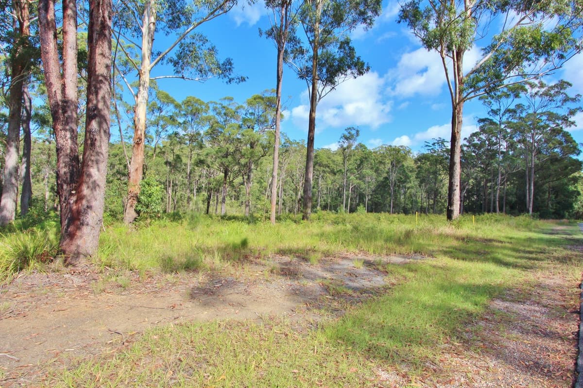 3 Lake Ridge Drive, Kew, Kew - Image 1