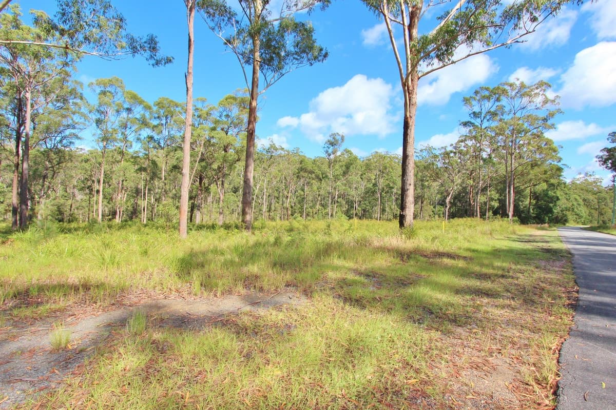 3 Lake Ridge Drive, Kew, Kew - Thumbnail 2