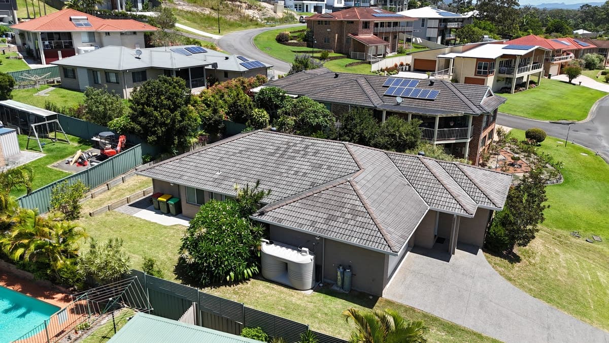 22 Ellerslie Crescent, Lakewood, Lakewood - Image 1
