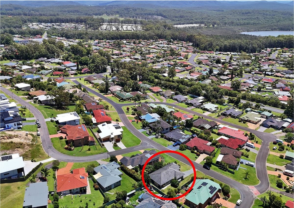 22 Ellerslie Crescent, Lakewood, Lakewood - Thumbnail 2