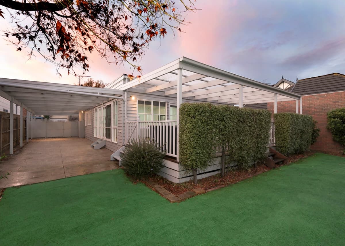 15 Henshall Road, STRATHMORE VIC 3041, Strathmore - Thumbnail 3