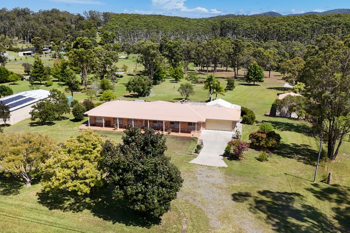 29 Lake Ridge Drive, Kew, Kew - Thumbnail 2