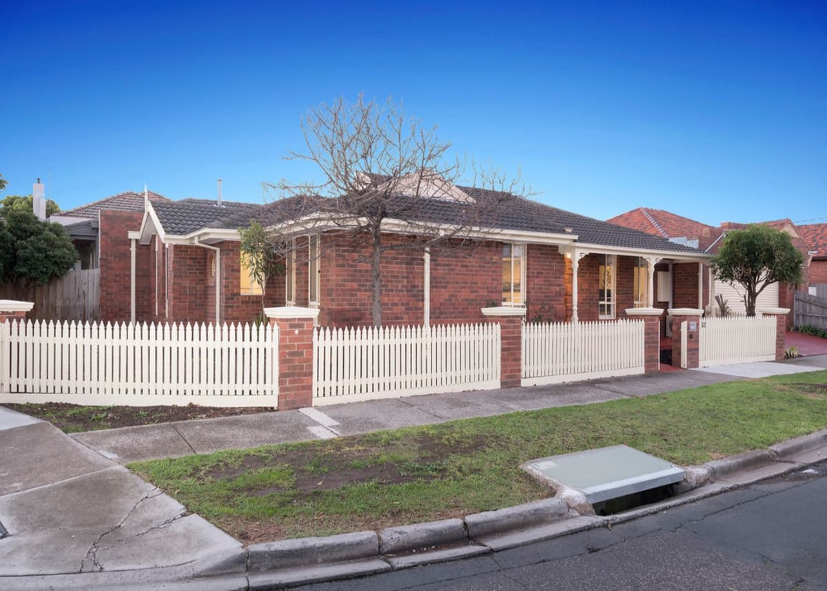 32 Salisbury Street, ESSENDON NORTH VIC 3041, Essendon North - Thumbnail 2