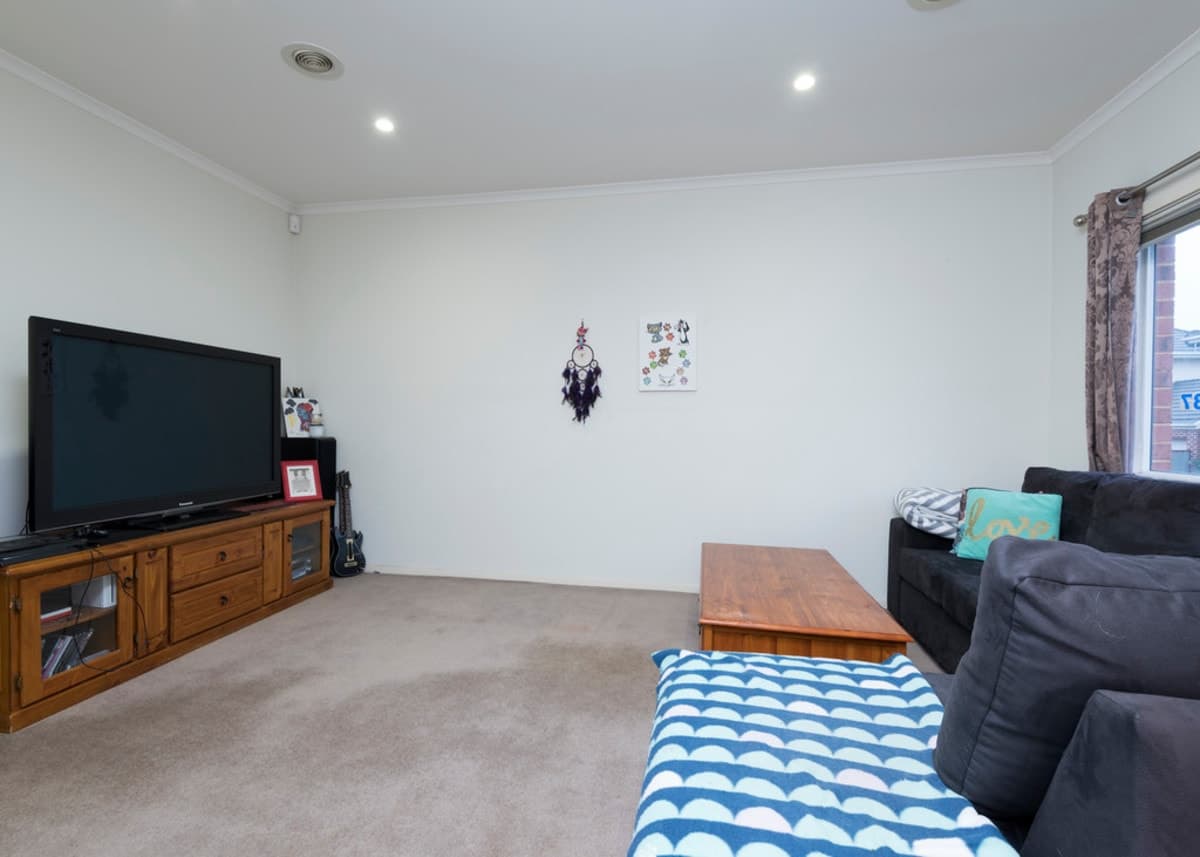 37 Balerno Circle, GOWANBRAE VIC 3043, Gowanbrae - Thumbnail 5